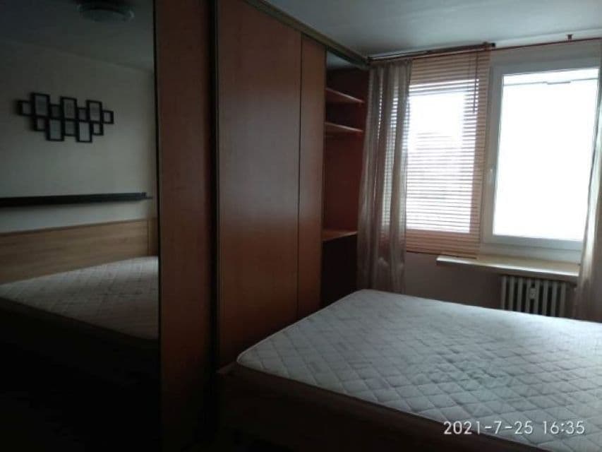 1 bedroom with open-plan kitchen flat to rent, 40 m², Makovského, Prague, Prague 1 bedroom with open-plan kitchen flat to rent, 40 m², Makovského, Prague, Prague