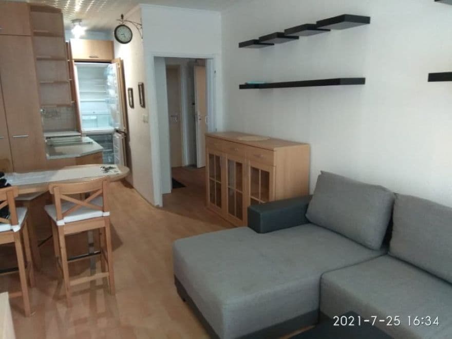 1 bedroom with open-plan kitchen flat to rent, 40 m², Makovského, Prague, Prague 1 bedroom with open-plan kitchen flat to rent, 40 m², Makovského, Prague, Prague