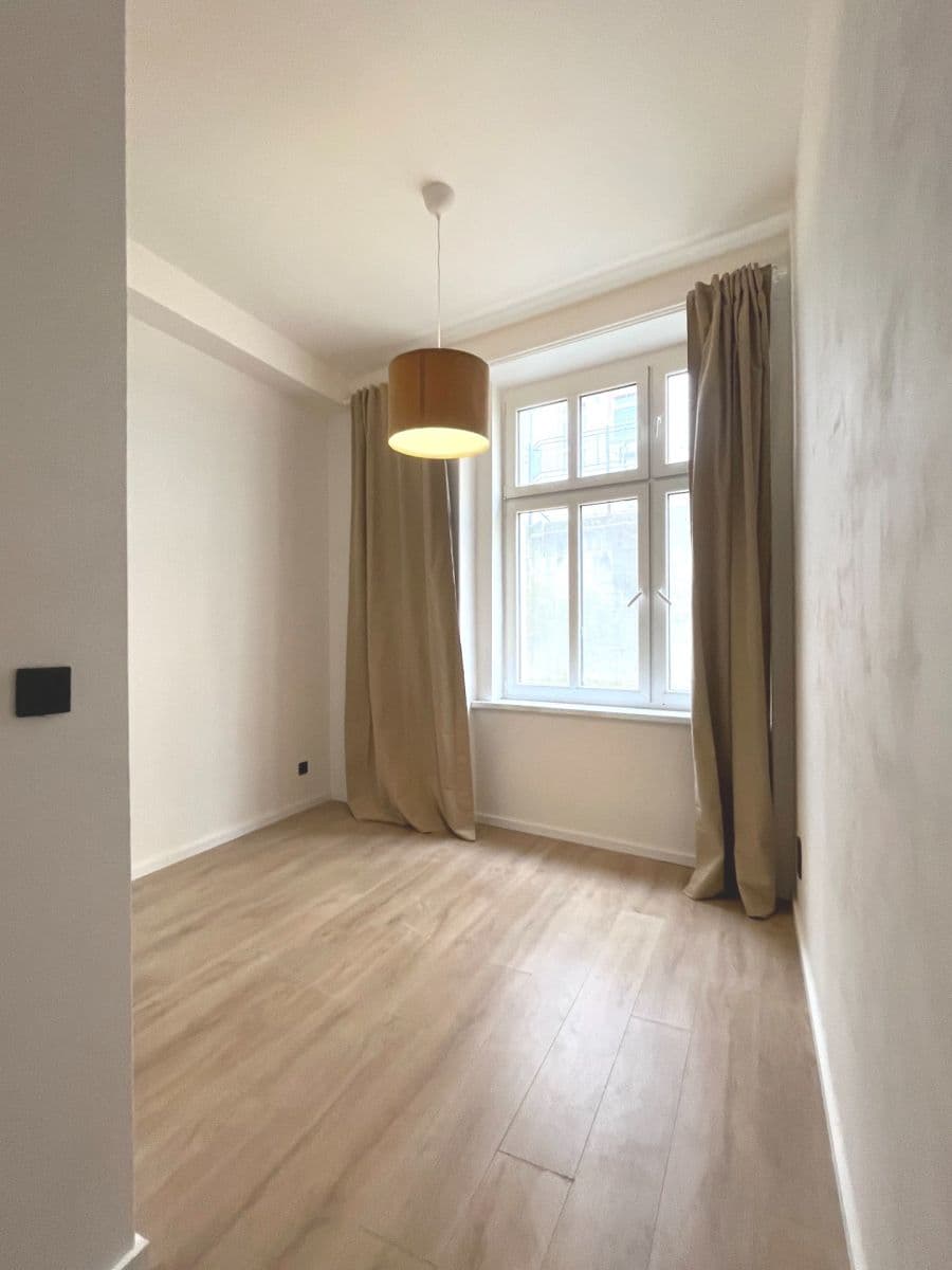 1 bedroom with open-plan kitchen flat to rent, 36 m², Moravská, Karlovy Vary, Karlovarský Region 1 bedroom with open-plan kitchen flat to rent, 36 m², Moravská, Karlovy Vary, Karlovarský Region