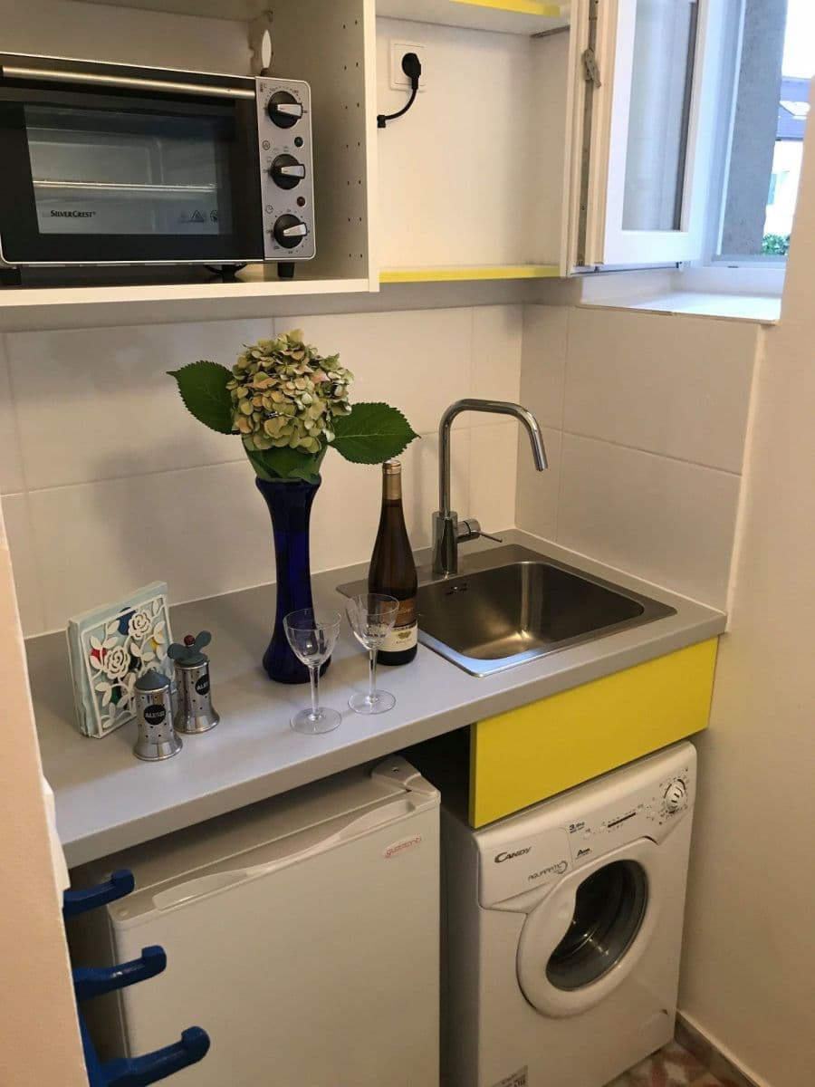 Studio flat to rent, 18 m², Sarajevská, Prague, Prague Studio flat to rent, 18 m², Sarajevská, Prague, Prague
