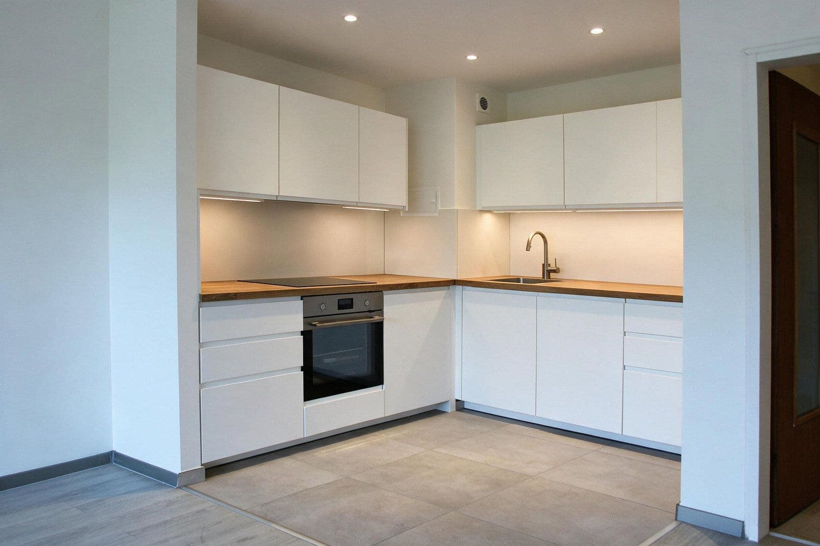 Studio flat to rent, 48 m², Landsberger Straße 427, München, Bavaria Studio flat to rent, 48 m², Landsberger Straße 427, München, Bavaria