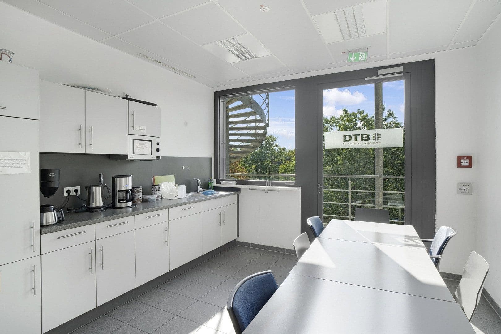 office to rent, 1,160 m², Otto-Fleck-Schneise 8, Frankfurt am Main, Hesse office to rent, 1,160 m², Otto-Fleck-Schneise 8, Frankfurt am Main, Hesse