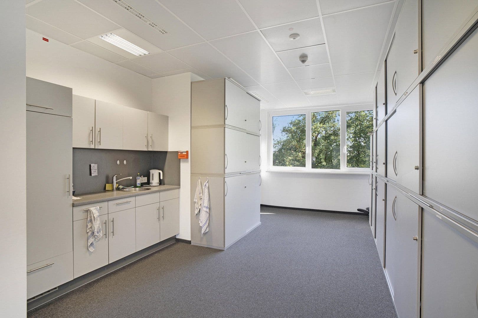 office to rent, 1,160 m², Otto-Fleck-Schneise 8, Frankfurt am Main, Hesse office to rent, 1,160 m², Otto-Fleck-Schneise 8, Frankfurt am Main, Hesse
