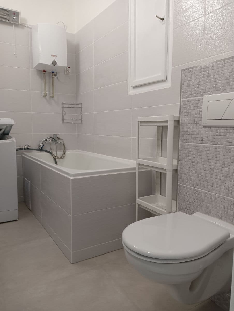 Studio flat to rent, 29 m², Brtnická, Prague, Prague Studio flat to rent, 29 m², Brtnická, Prague, Prague