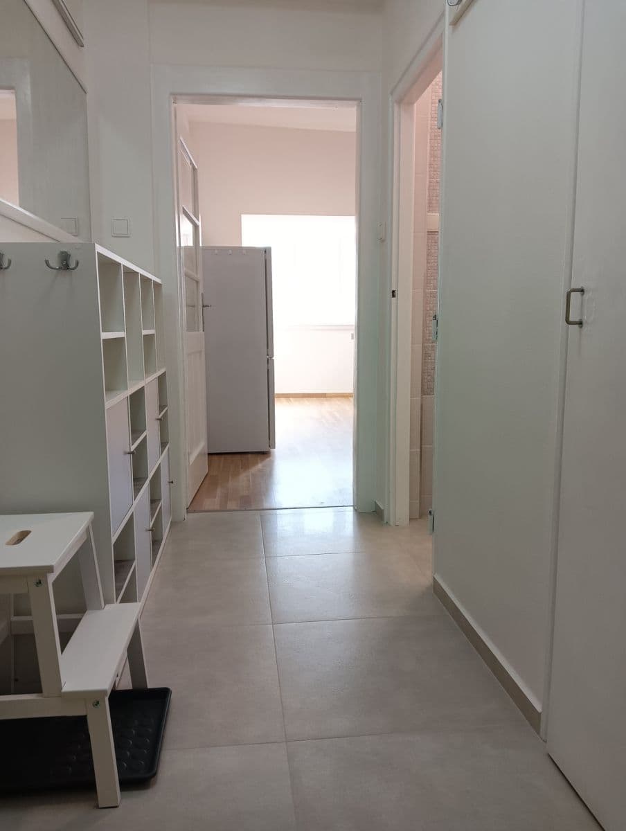 Studio flat to rent, 29 m², Brtnická, Prague, Prague Studio flat to rent, 29 m², Brtnická, Prague, Prague