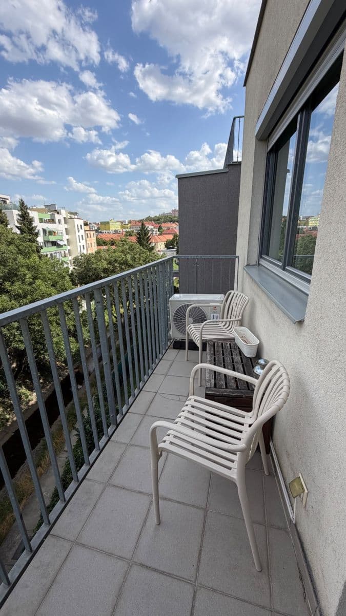 Studio flat to rent, 30 m², U Michelského mlýna, Prague, Prague Studio flat to rent, 30 m², U Michelského mlýna, Prague, Prague