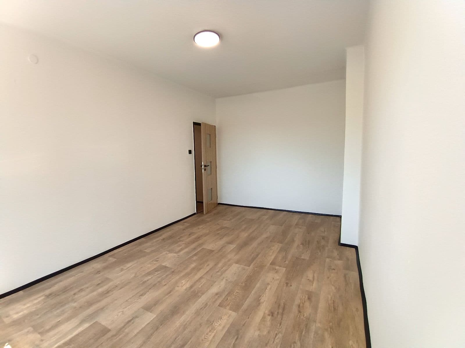 1 bedroom with open-plan kitchen flat to rent, 53 m², Jabloňová, Chrudim, Pardubický Region 1 bedroom with open-plan kitchen flat to rent, 53 m², Jabloňová, Chrudim, Pardubický Region