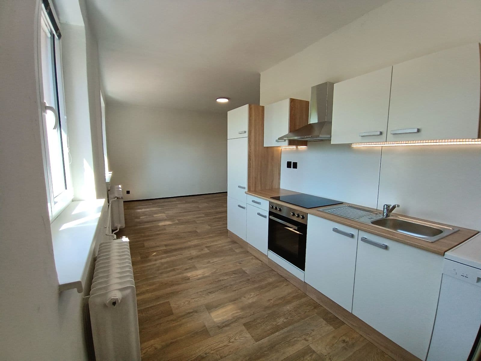 1 bedroom with open-plan kitchen flat to rent, 53 m², Jabloňová, Chrudim, Pardubický Region 1 bedroom with open-plan kitchen flat to rent, 53 m², Jabloňová, Chrudim, Pardubický Region
