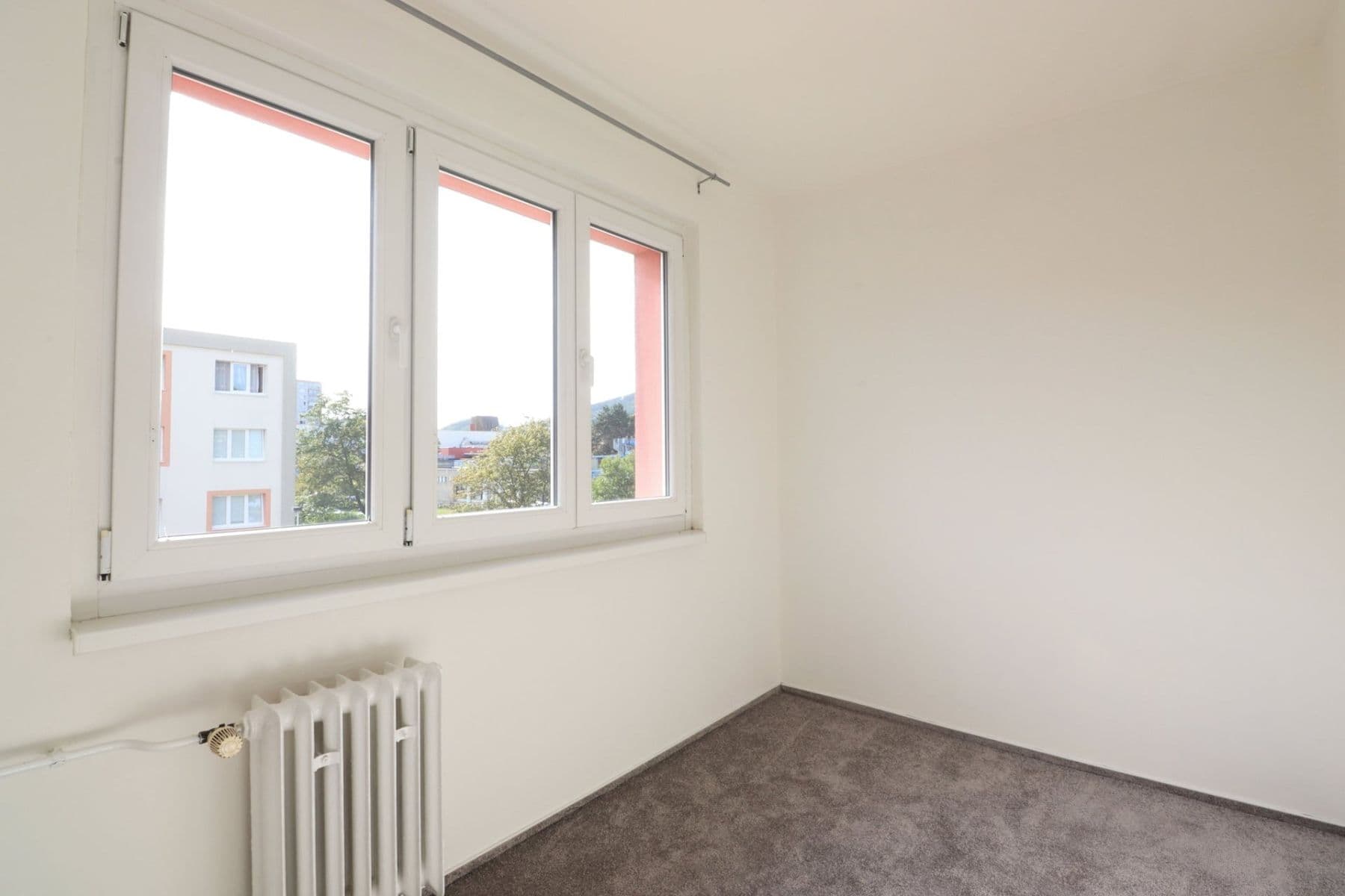 1 bedroom with open-plan kitchen flat to rent, 34 m², Švermova, Beroun, Středočeský Region 1 bedroom with open-plan kitchen flat to rent, 34 m², Švermova, Beroun, Středočeský Region