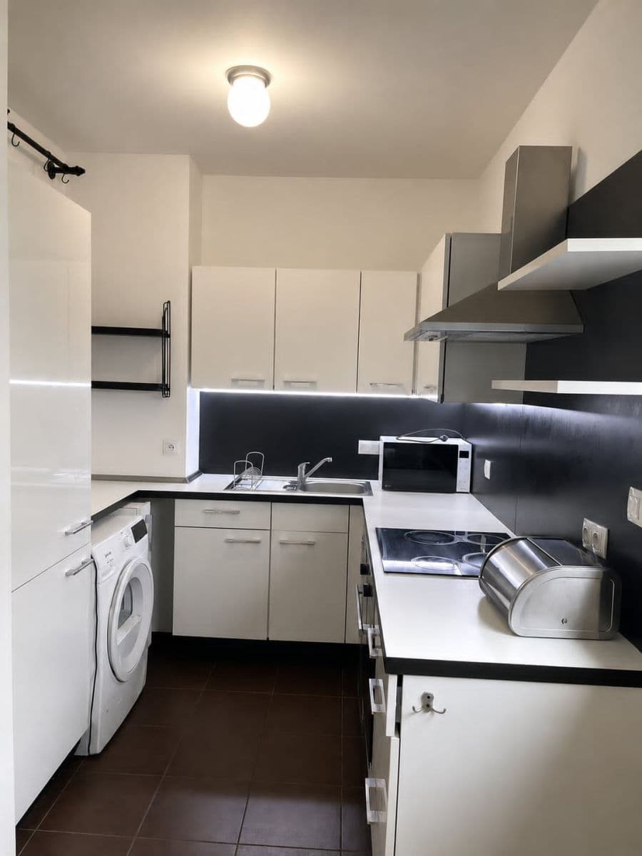 2 bedroom with open-plan kitchen flat to rent, 68 m², Nepomuckých, Prague, Prague 2 bedroom with open-plan kitchen flat to rent, 68 m², Nepomuckých, Prague, Prague