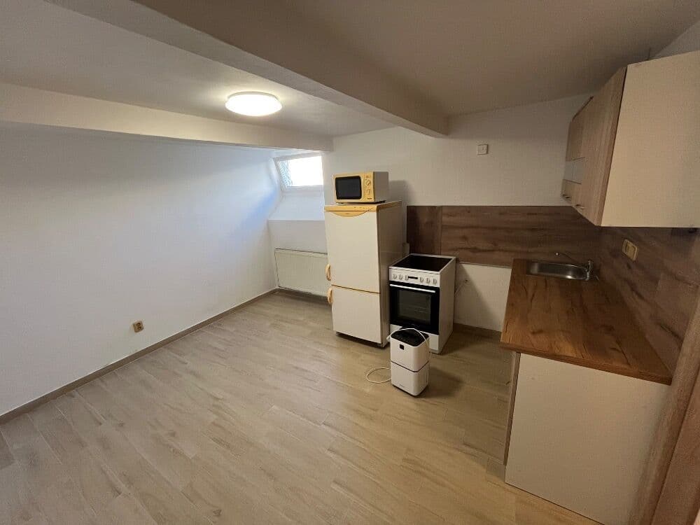 Studio flat to rent, 21 m², Luční, Mladá Boleslav, Středočeský Region Studio flat to rent, 21 m², Luční, Mladá Boleslav, Středočeský Region