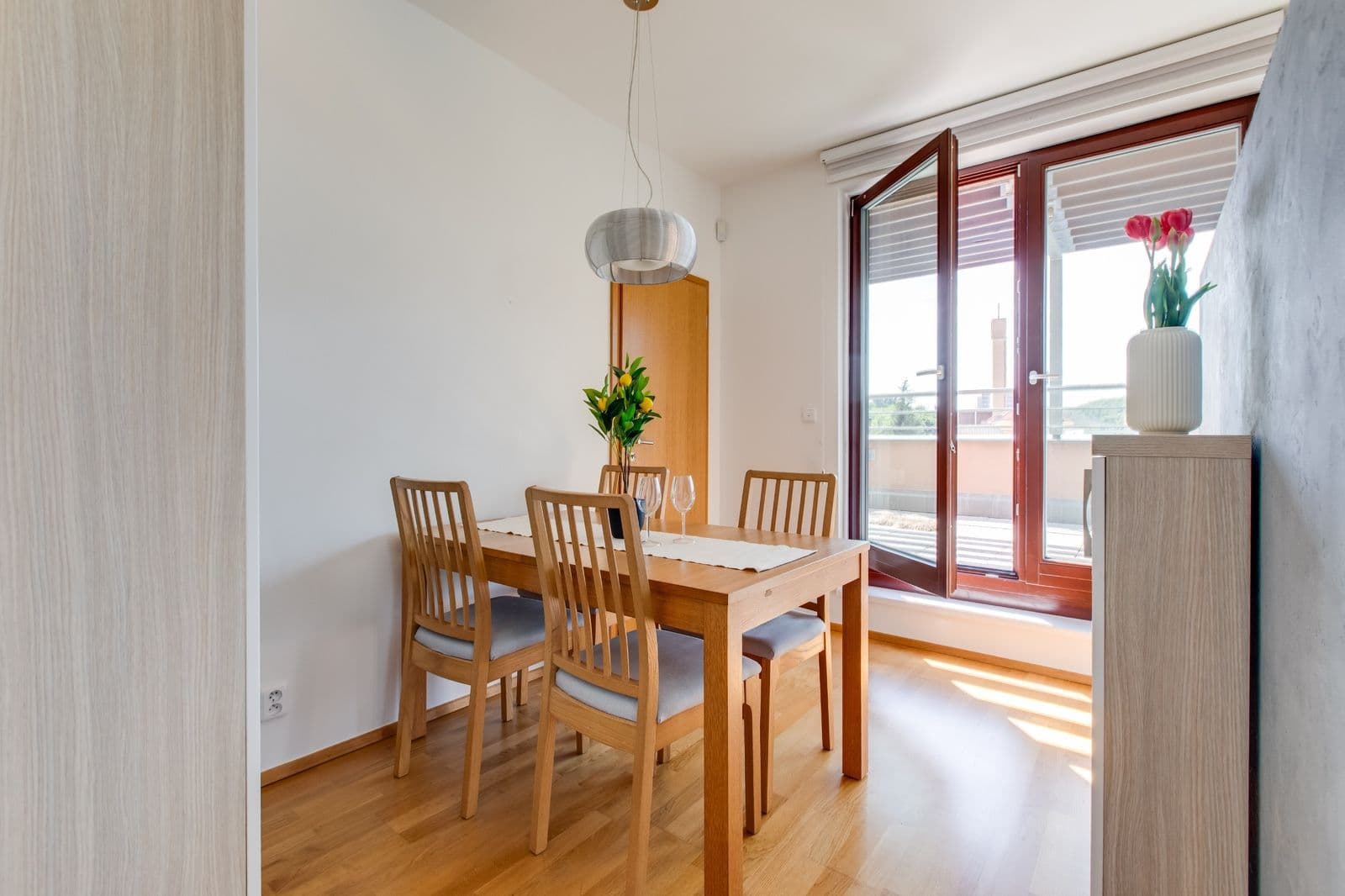 2 bedroom with open-plan kitchen flat to rent, 81 m², Musílkova, Prague, Prague 2 bedroom with open-plan kitchen flat to rent, 81 m², Musílkova, Prague, Prague