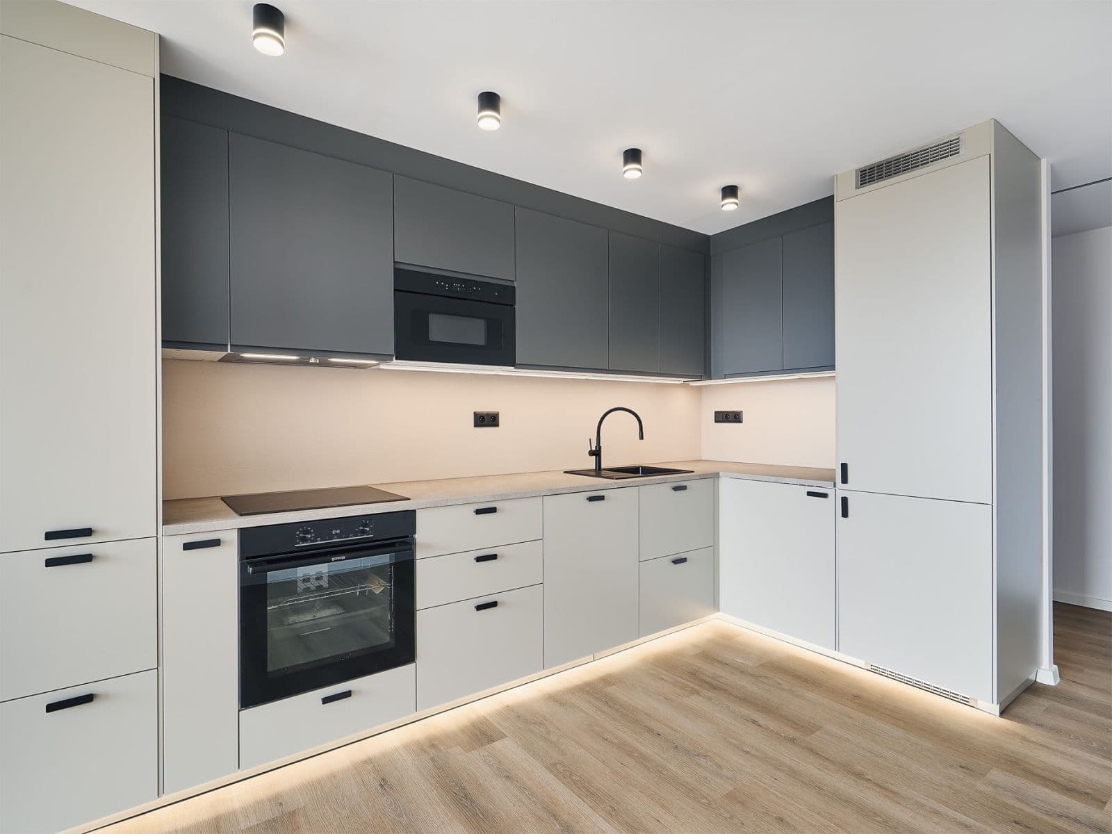3 bedroom with open-plan kitchen flat for sale, 78 m², Hlavní, Prague, Prague 3 bedroom with open-plan kitchen flat for sale, 78 m², Hlavní, Prague, Prague