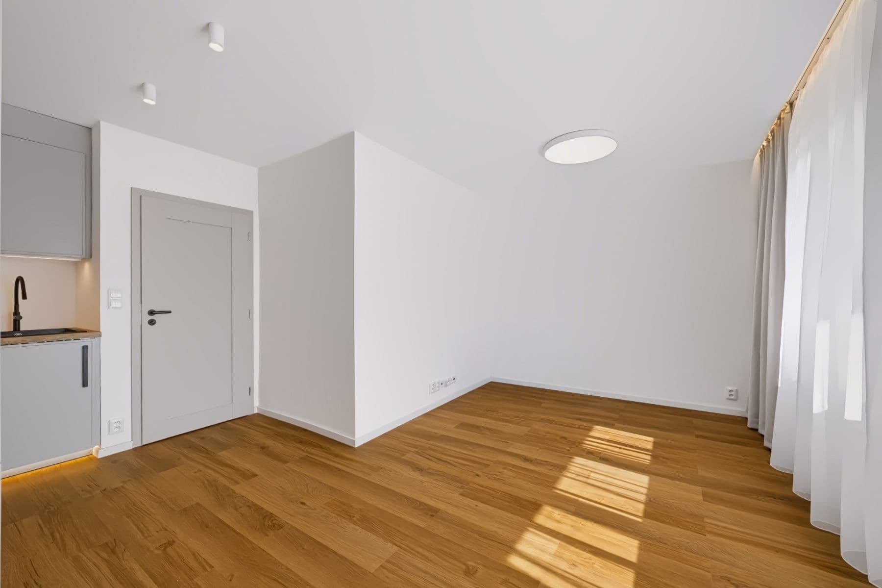 3 bedroom with open-plan kitchen flat for sale, 78 m², Hlavní, Prague, Prague 3 bedroom with open-plan kitchen flat for sale, 78 m², Hlavní, Prague, Prague