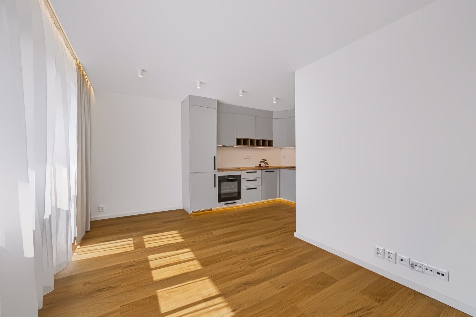 3 bedroom with open-plan kitchen flat for sale, 78 m², Hlavní, Prague, Prague 3 bedroom with open-plan kitchen flat for sale, 78 m², Hlavní, Prague, Prague
