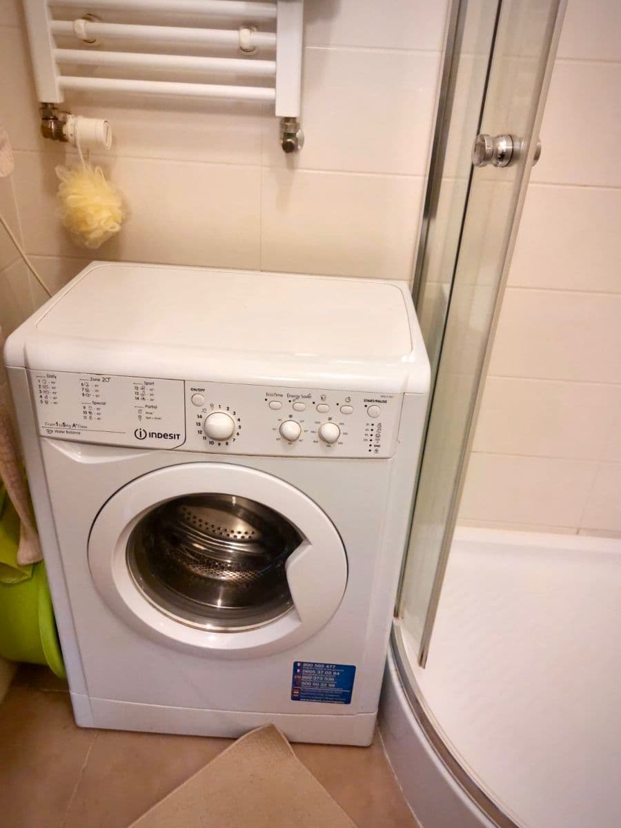 1 bedroom with open-plan kitchen flat to rent, 44 m², Freyova, Prague, Prague 1 bedroom with open-plan kitchen flat to rent, 44 m², Freyova, Prague, Prague