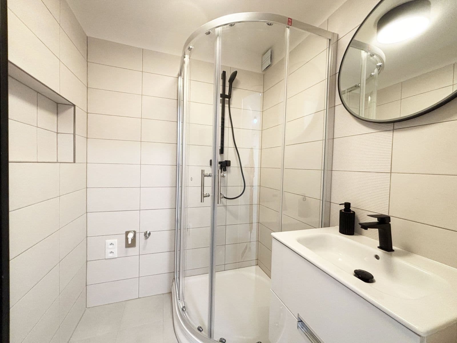 1 bedroom flat to rent, 43 m², U plynárny, Prague, Prague 1 bedroom flat to rent, 43 m², U plynárny, Prague, Prague