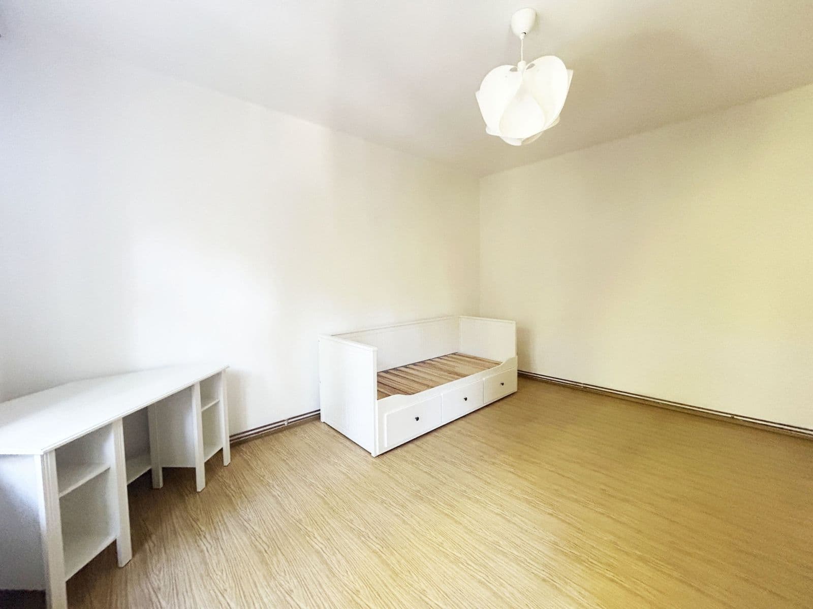 1 bedroom with open-plan kitchen flat to rent, 59 m², Plzeňská, Prague, Prague 1 bedroom with open-plan kitchen flat to rent, 59 m², Plzeňská, Prague, Prague