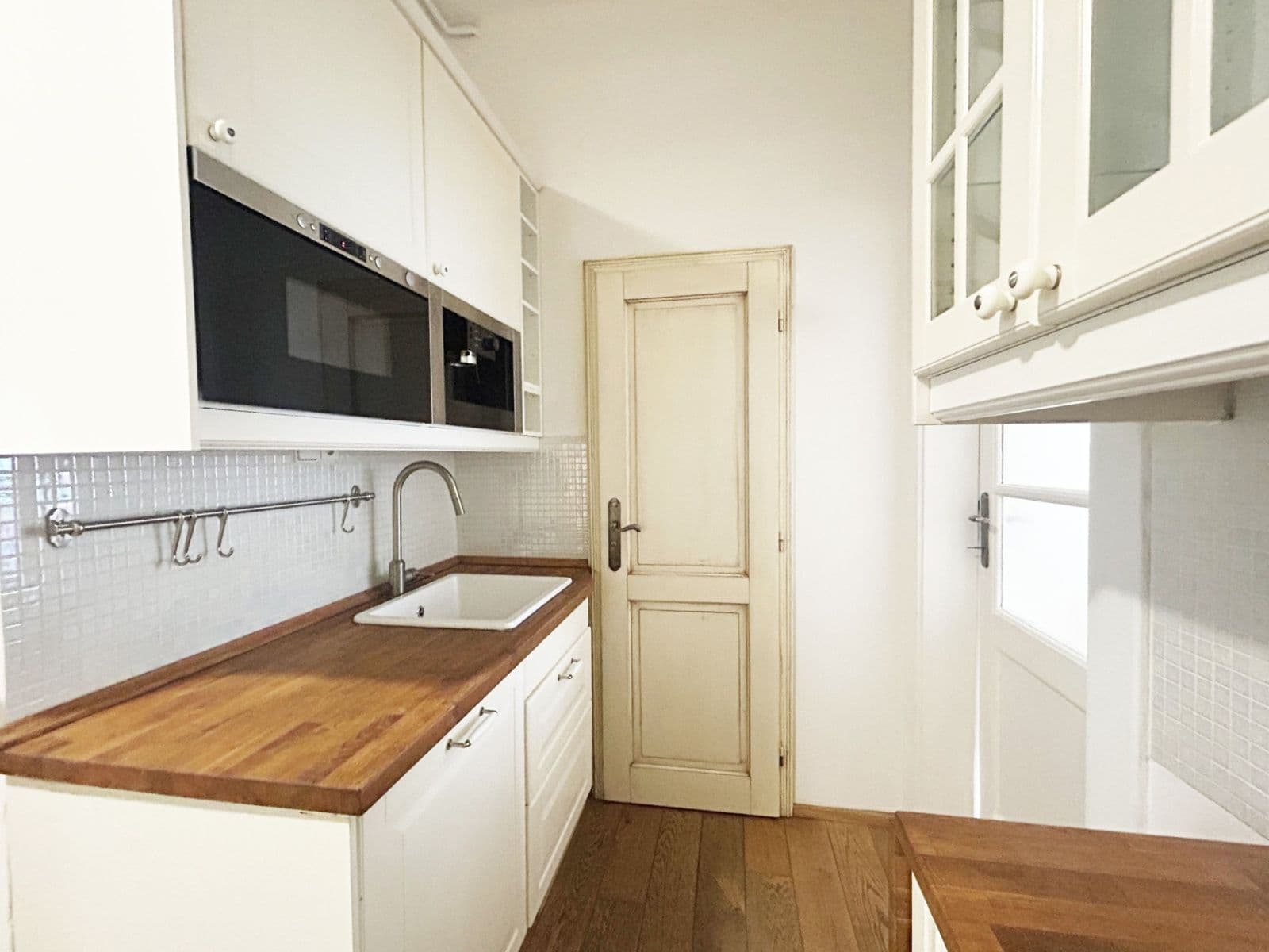 1 bedroom with open-plan kitchen flat to rent, 59 m², Plzeňská, Prague, Prague 1 bedroom with open-plan kitchen flat to rent, 59 m², Plzeňská, Prague, Prague