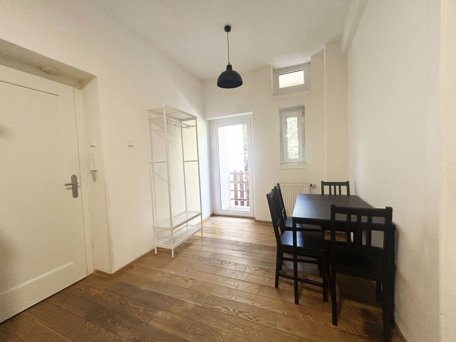 1 bedroom with open-plan kitchen flat to rent, 59 m², Plzeňská, Prague, Prague 1 bedroom with open-plan kitchen flat to rent, 59 m², Plzeňská, Prague, Prague