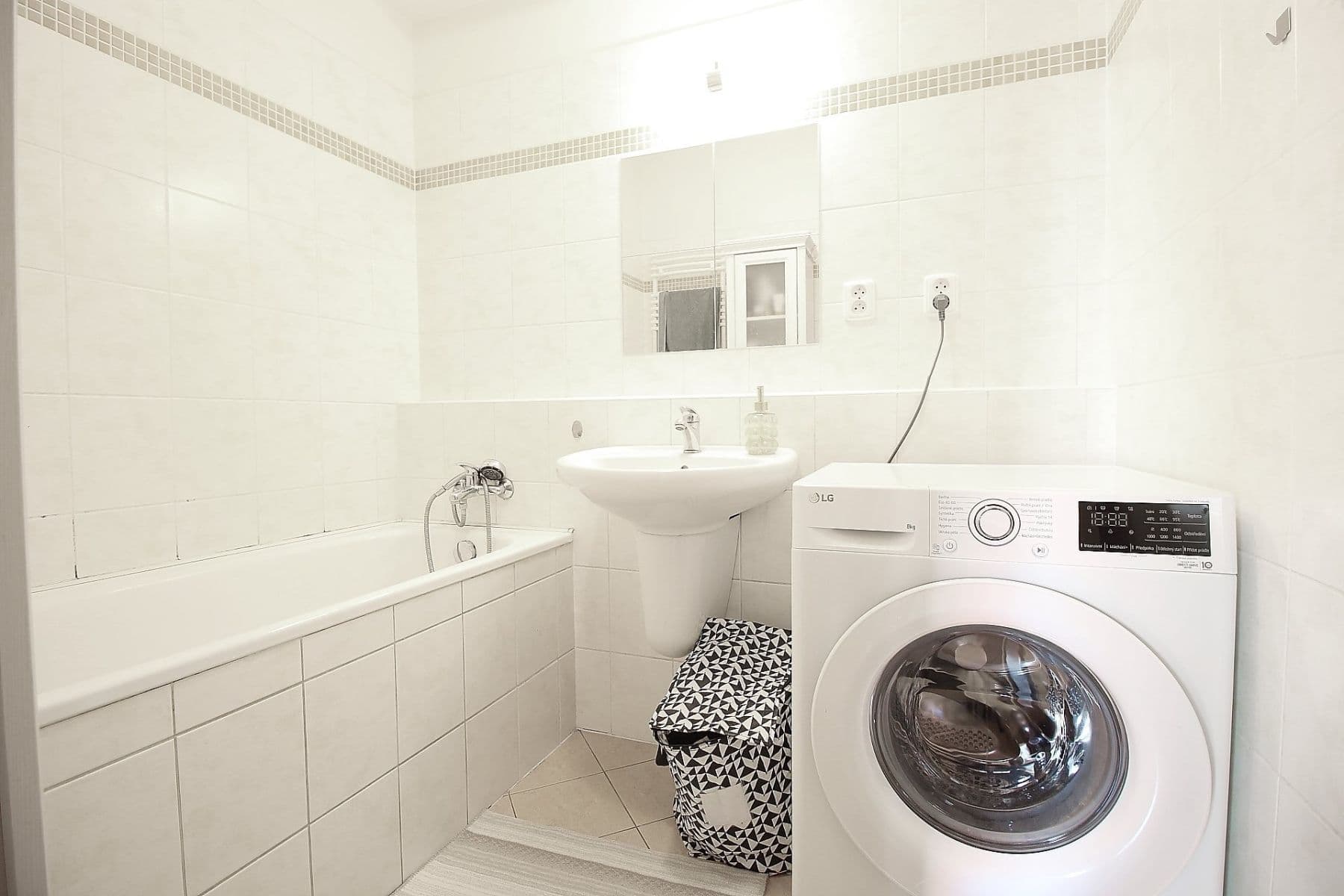 Studio flat to rent, 35 m², Rižská, Prague, Prague Studio flat to rent, 35 m², Rižská, Prague, Prague