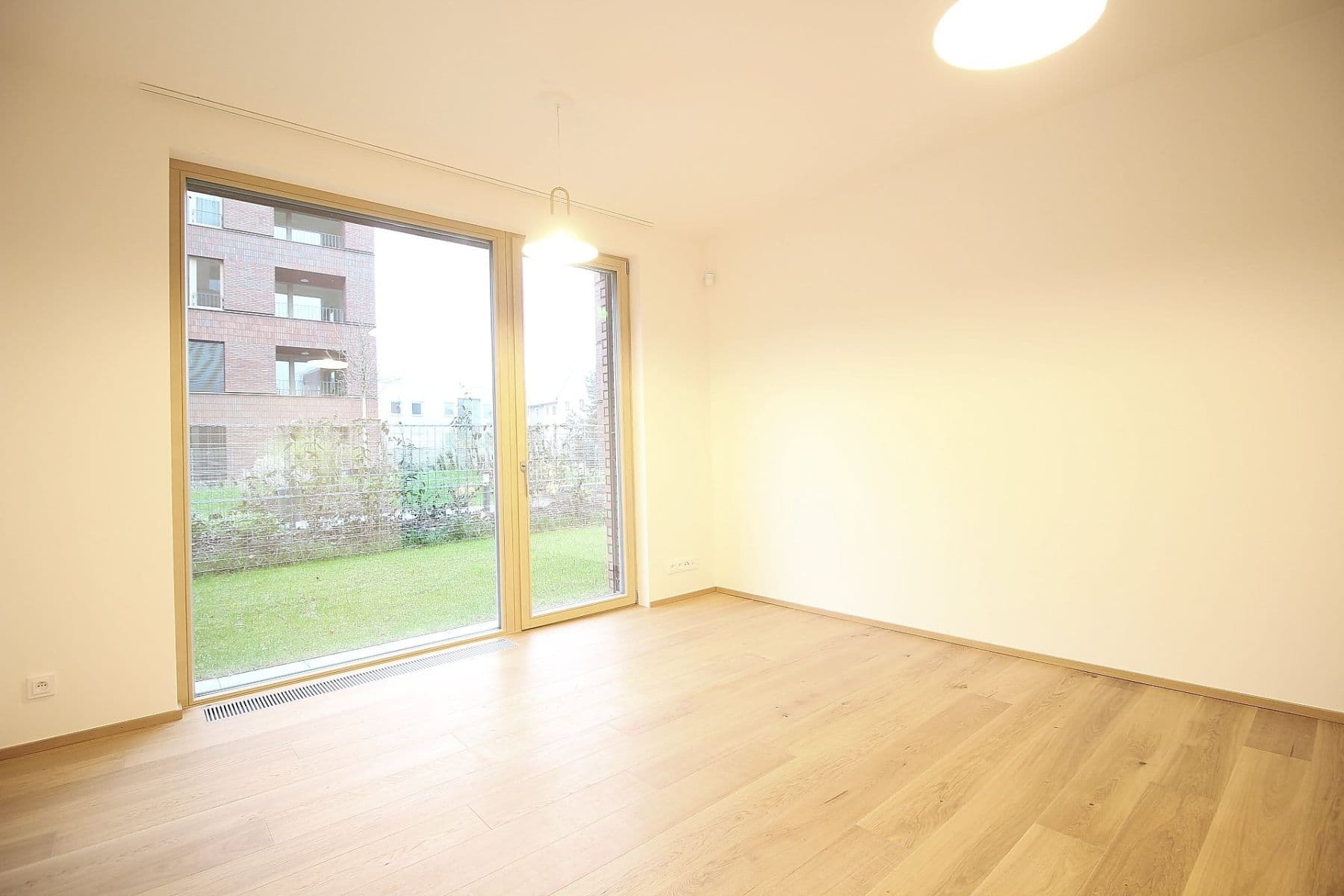 2 bedroom with open-plan kitchen flat to rent, 94 m², Pod Juliskou, Prague, Prague 2 bedroom with open-plan kitchen flat to rent, 94 m², Pod Juliskou, Prague, Prague