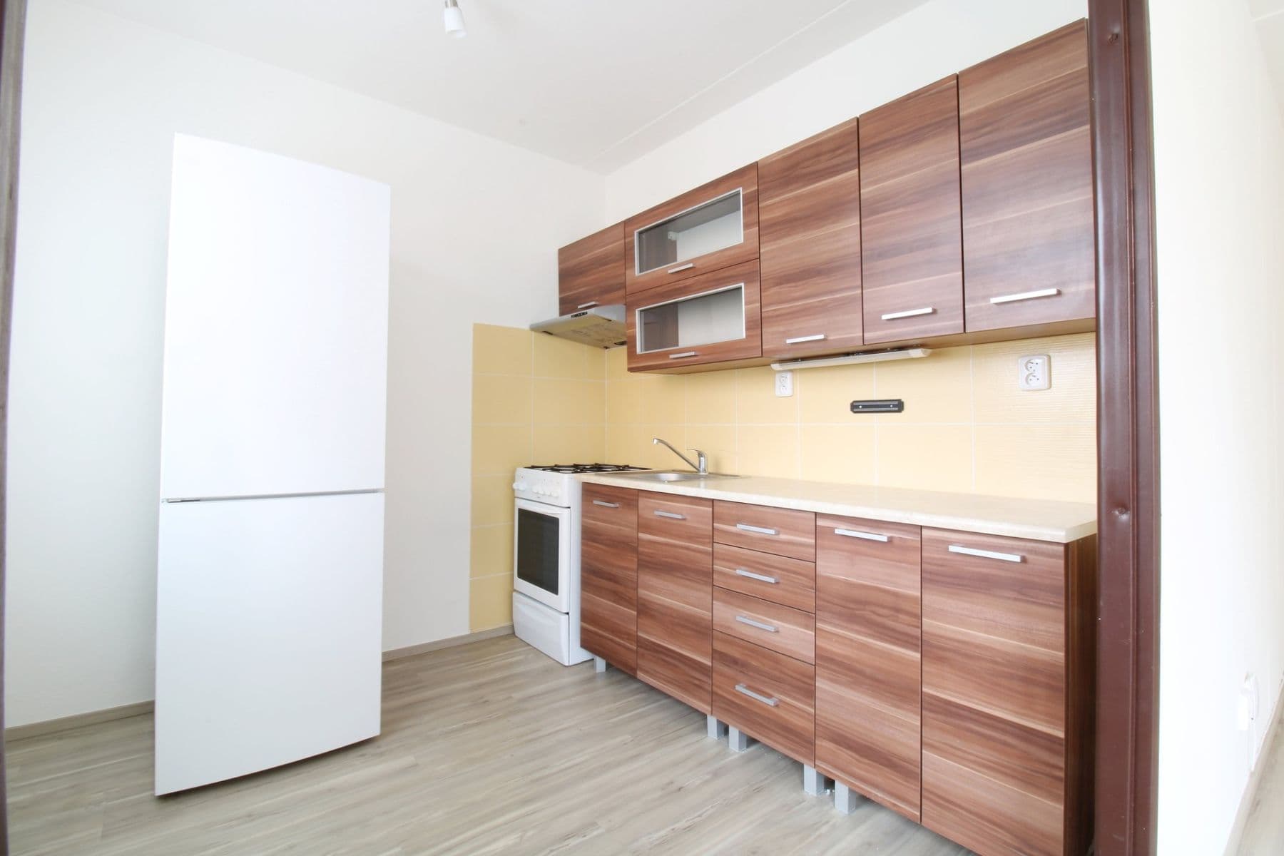 3 bedroom flat to rent, 55 m², Na růžovém poli, Kladno, Středočeský Region 3 bedroom flat to rent, 55 m², Na růžovém poli, Kladno, Středočeský Region