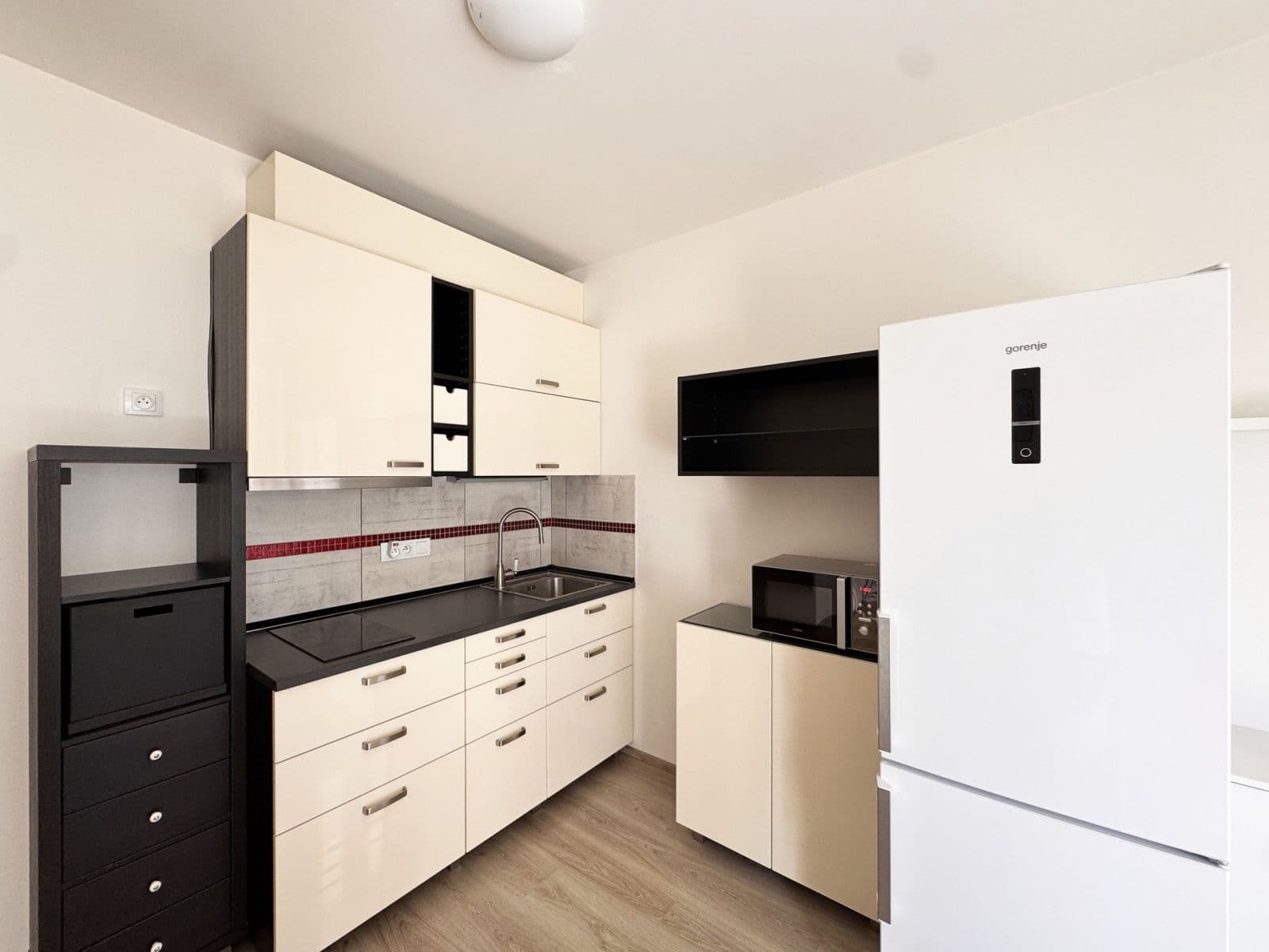 Studio flat to rent, 32 m², Toufarova, Prague, Prague Studio flat to rent, 32 m², Toufarova, Prague, Prague