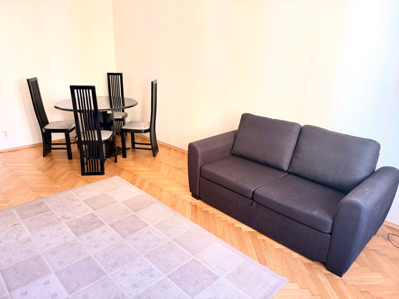 1 bedroom with open-plan kitchen flat to rent, 51 m², Biskupcova, Prague, Prague 1 bedroom with open-plan kitchen flat to rent, 51 m², Biskupcova, Prague, Prague