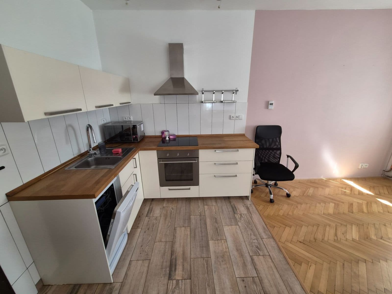 1 bedroom with open-plan kitchen flat to rent, 46 m², Khodlova, Prague, Prague 1 bedroom with open-plan kitchen flat to rent, 46 m², Khodlova, Prague, Prague