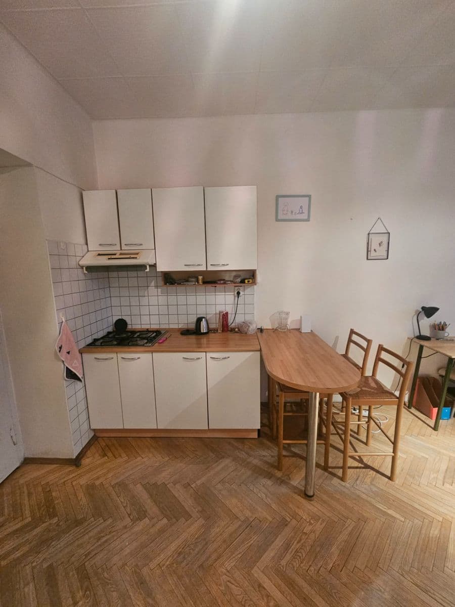 Small studio flat to rent, 31 m², Prosecká, Prague, Prague Small studio flat to rent, 31 m², Prosecká, Prague, Prague