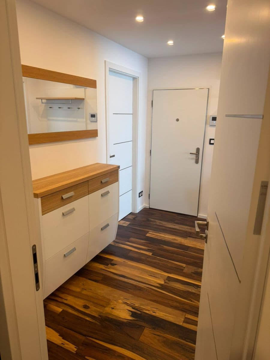 2 bedroom with open-plan kitchen flat to rent, 70 m², Pujmanové, Prague, Prague 2 bedroom with open-plan kitchen flat to rent, 70 m², Pujmanové, Prague, Prague