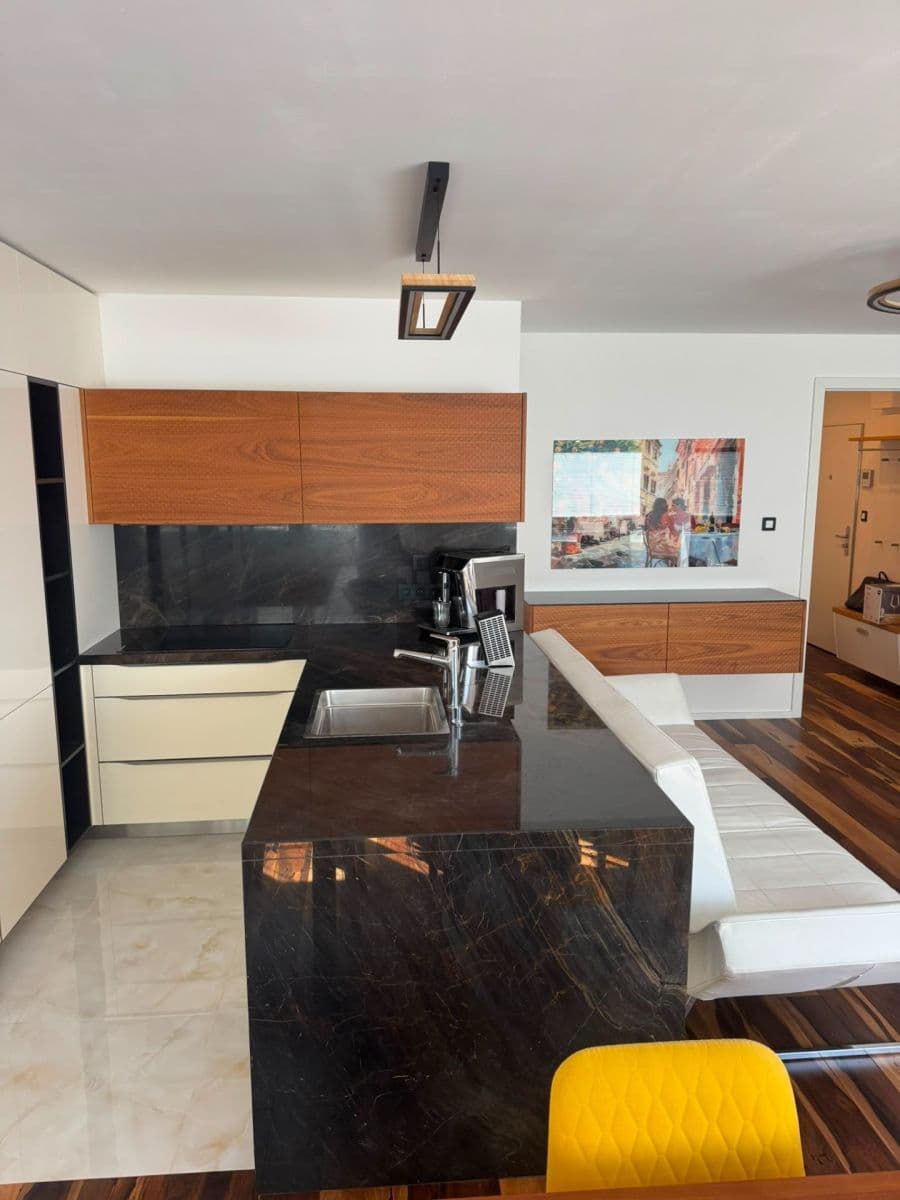 2 bedroom with open-plan kitchen flat to rent, 70 m², Pujmanové, Prague, Prague 2 bedroom with open-plan kitchen flat to rent, 70 m², Pujmanové, Prague, Prague