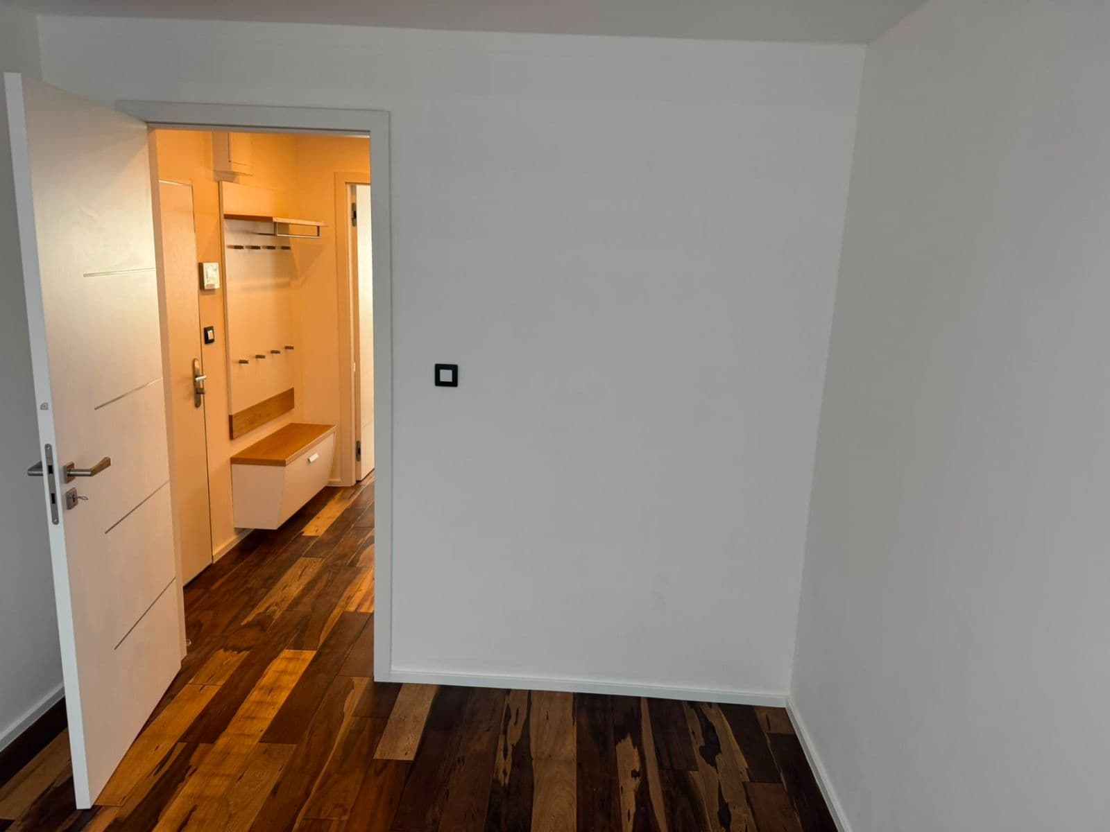 2 bedroom with open-plan kitchen flat to rent, 70 m², Pujmanové, Prague, Prague 2 bedroom with open-plan kitchen flat to rent, 70 m², Pujmanové, Prague, Prague