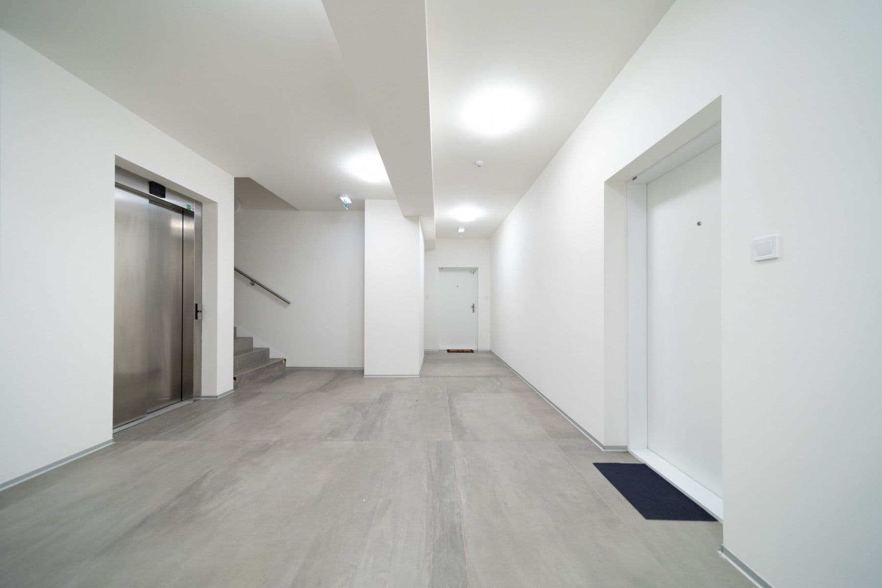 1 bedroom with open-plan kitchen flat to rent, 55 m², Žižkova, Horoměřice, Středočeský Region 1 bedroom with open-plan kitchen flat to rent, 55 m², Žižkova, Horoměřice, Středočeský Region