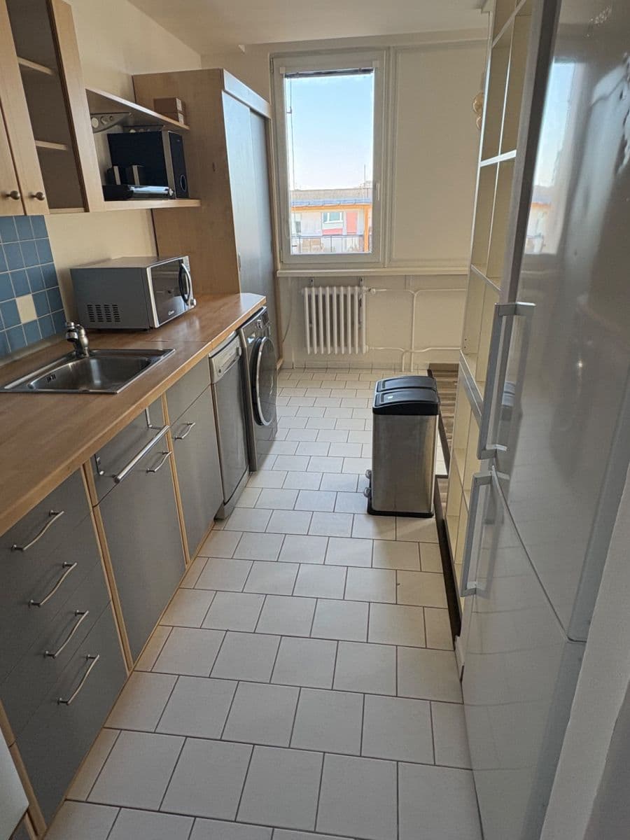2 bedroom with open-plan kitchen flat to rent, 66 m², Na rovinách, Prague, Prague 2 bedroom with open-plan kitchen flat to rent, 66 m², Na rovinách, Prague, Prague