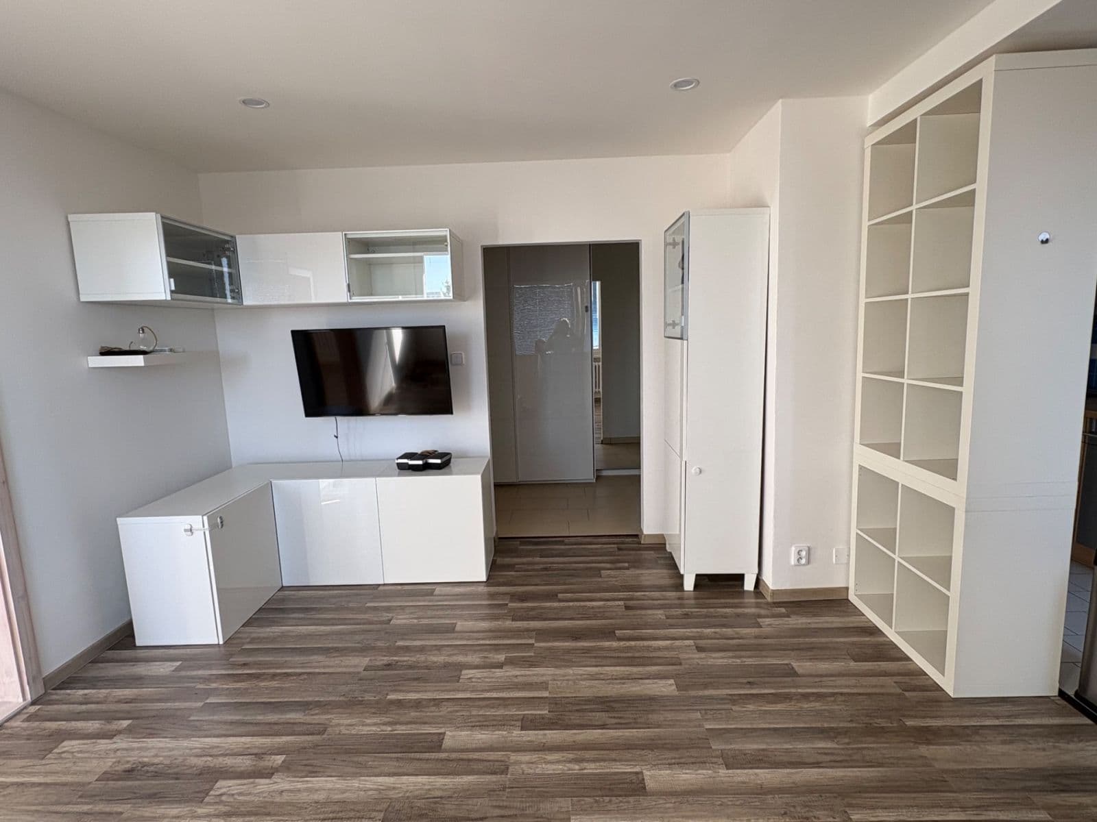2 bedroom with open-plan kitchen flat to rent, 66 m², Na rovinách, Prague, Prague 2 bedroom with open-plan kitchen flat to rent, 66 m², Na rovinách, Prague, Prague