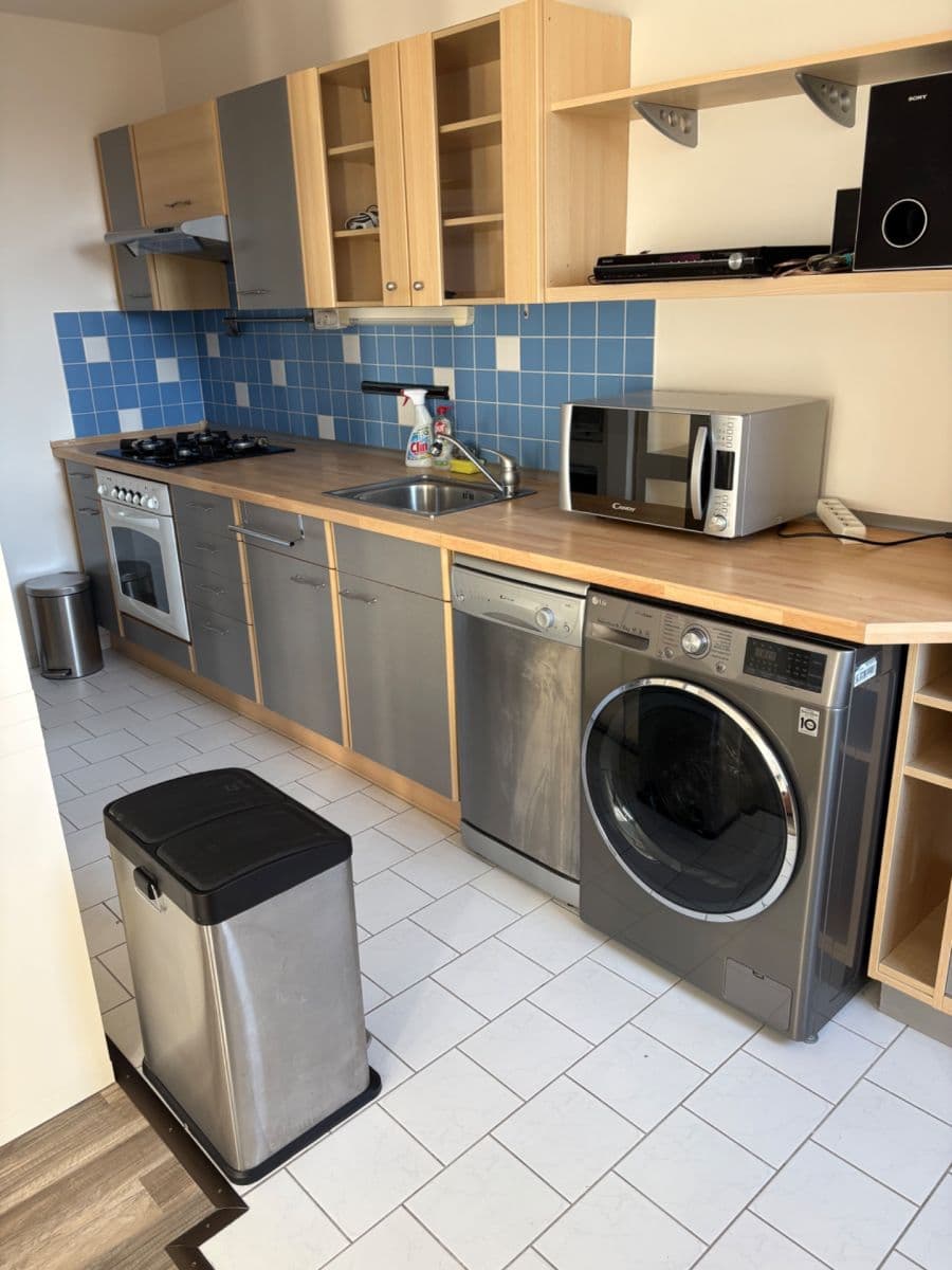 2 bedroom with open-plan kitchen flat to rent, 66 m², Na rovinách, Prague, Prague 2 bedroom with open-plan kitchen flat to rent, 66 m², Na rovinách, Prague, Prague