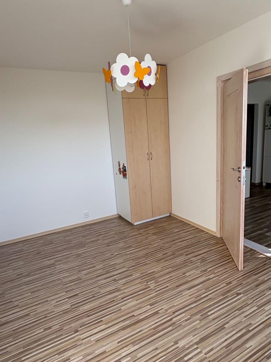 2 bedroom with open-plan kitchen flat to rent, 66 m², Na rovinách, Prague, Prague 2 bedroom with open-plan kitchen flat to rent, 66 m², Na rovinách, Prague, Prague