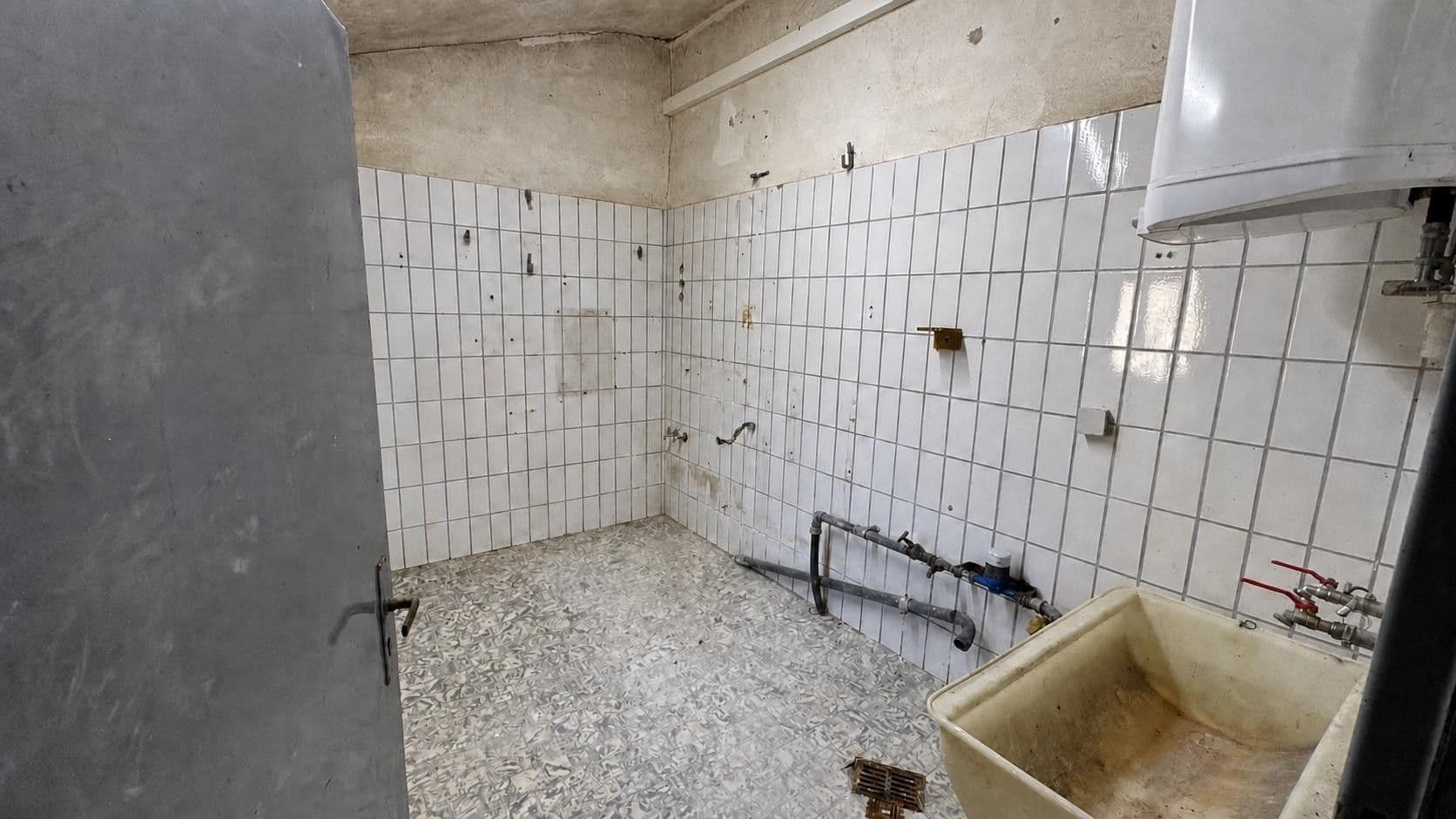 non-residential property to rent, 2,400 m², Uracher Str. 52, St. Johann, Baden-Württemberg non-residential property to rent, 2,400 m², Uracher Str. 52, St. Johann, Baden-Württemberg
