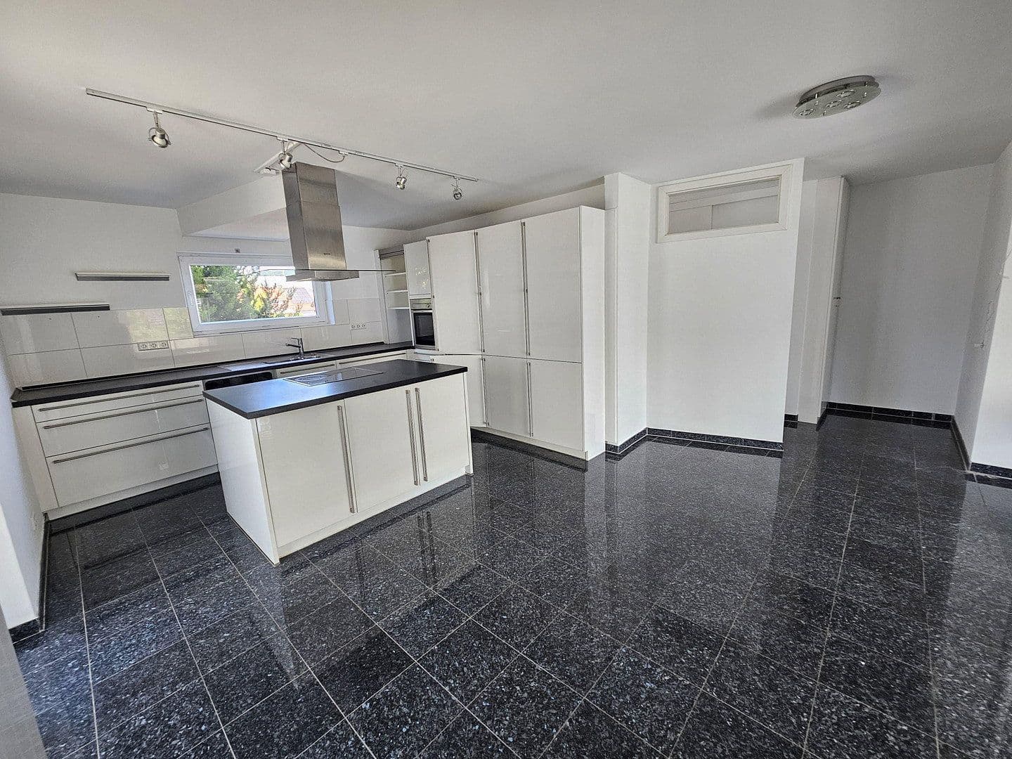 3 bedroom flat to rent, 101 m², Kusterdingen, Baden-Württemberg 3 bedroom flat to rent, 101 m², Kusterdingen, Baden-Württemberg