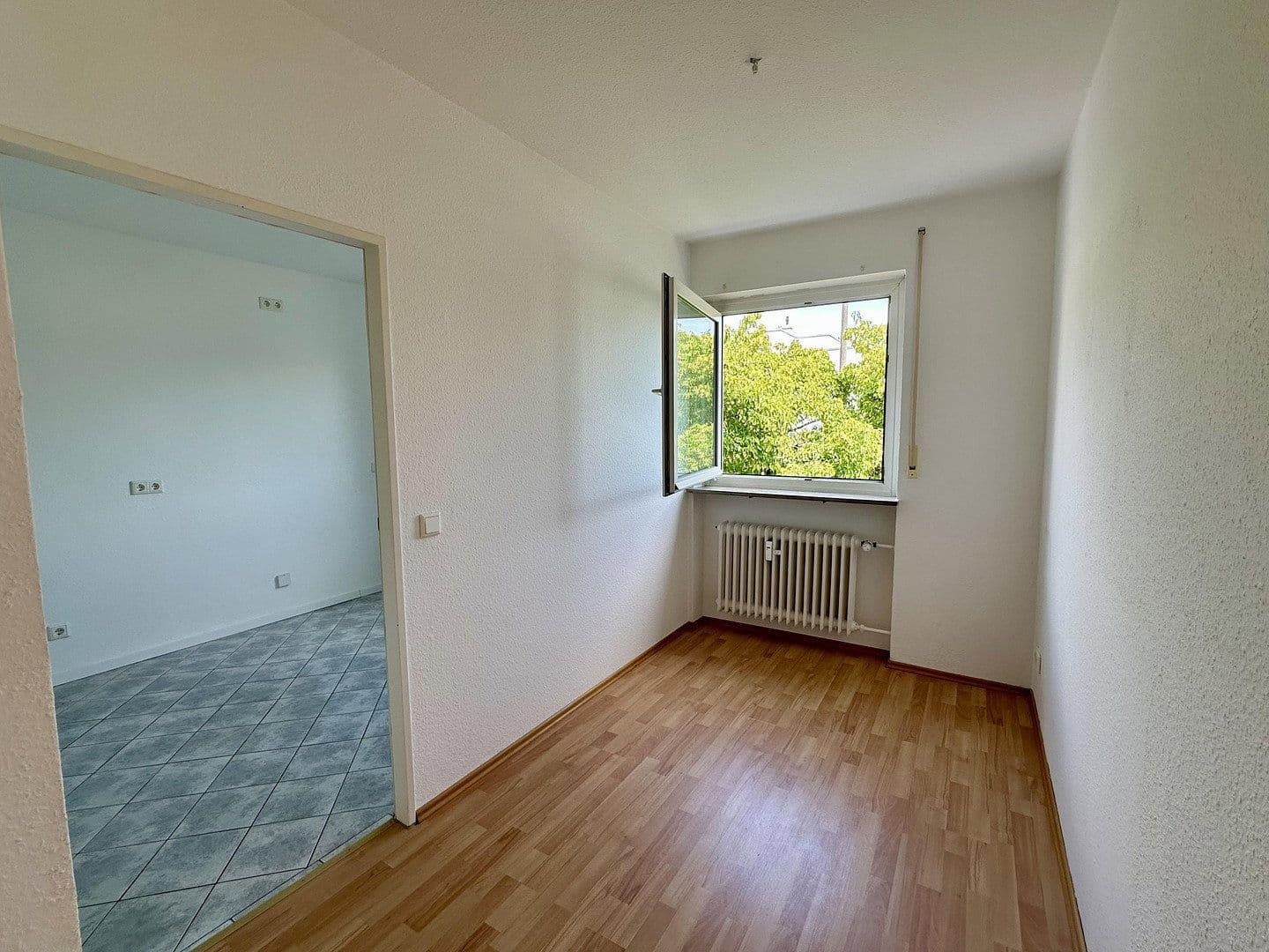 1 bedroom with open-plan kitchen flat to rent, 70 m², Thumenberger Weg 65, Nürnberg, Bavaria 1 bedroom with open-plan kitchen flat to rent, 70 m², Thumenberger Weg 65, Nürnberg, Bavaria