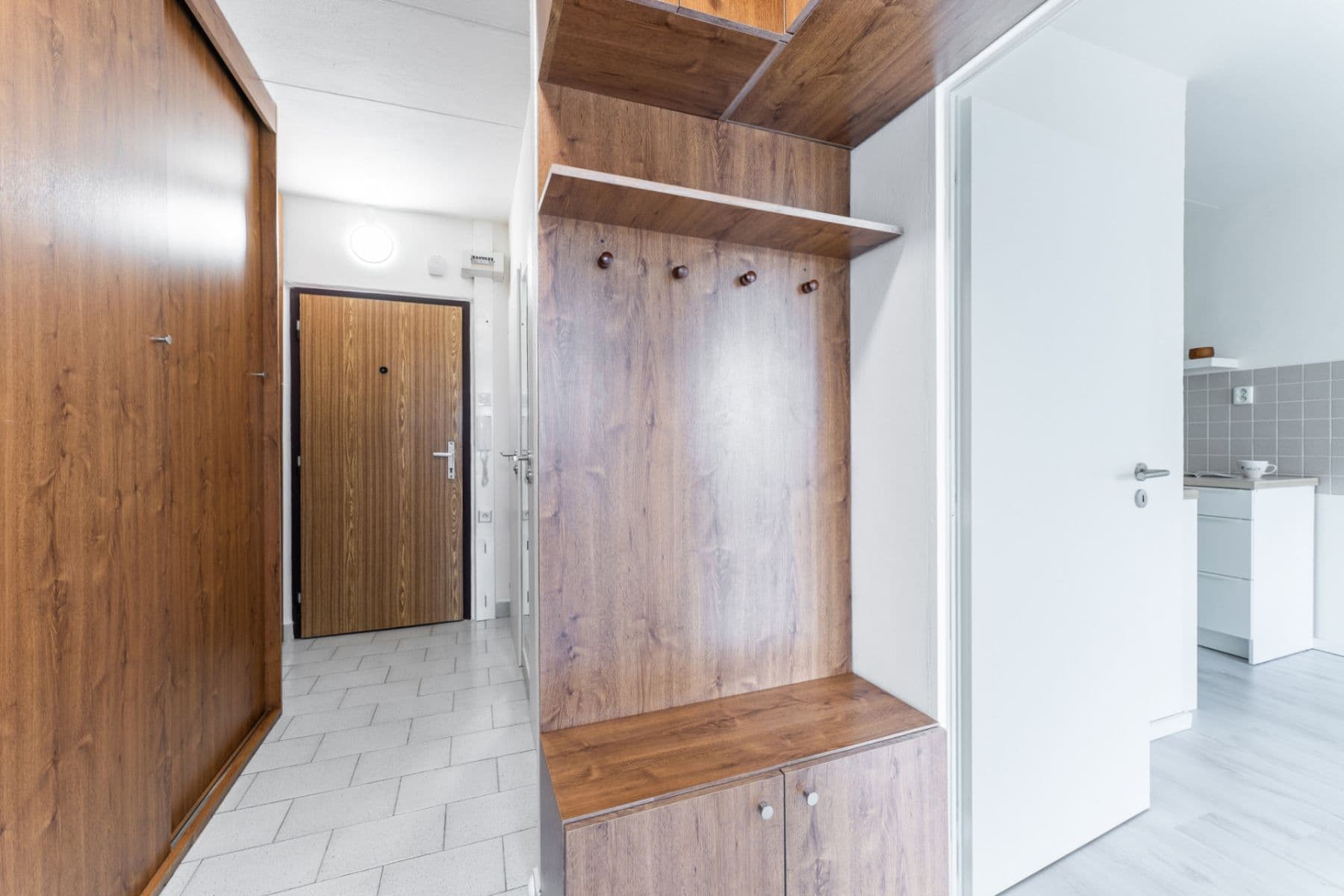 1 bedroom with open-plan kitchen flat to rent, 43 m², K Rovinám, Prague, Prague 1 bedroom with open-plan kitchen flat to rent, 43 m², K Rovinám, Prague, Prague