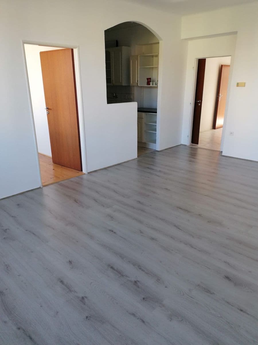 2 bedroom with open-plan kitchen flat to rent, 74 m², Nad Mazankou, Prague, Prague 2 bedroom with open-plan kitchen flat to rent, 74 m², Nad Mazankou, Prague, Prague
