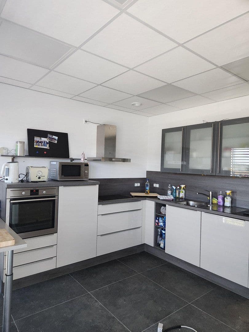 office to rent, 750 m², Burgwedel, Lower Saxony office to rent, 750 m², Burgwedel, Lower Saxony