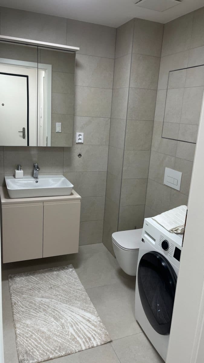 Studio flat to rent, 40 m², Kardašovská, Prague, Prague Studio flat to rent, 40 m², Kardašovská, Prague, Prague