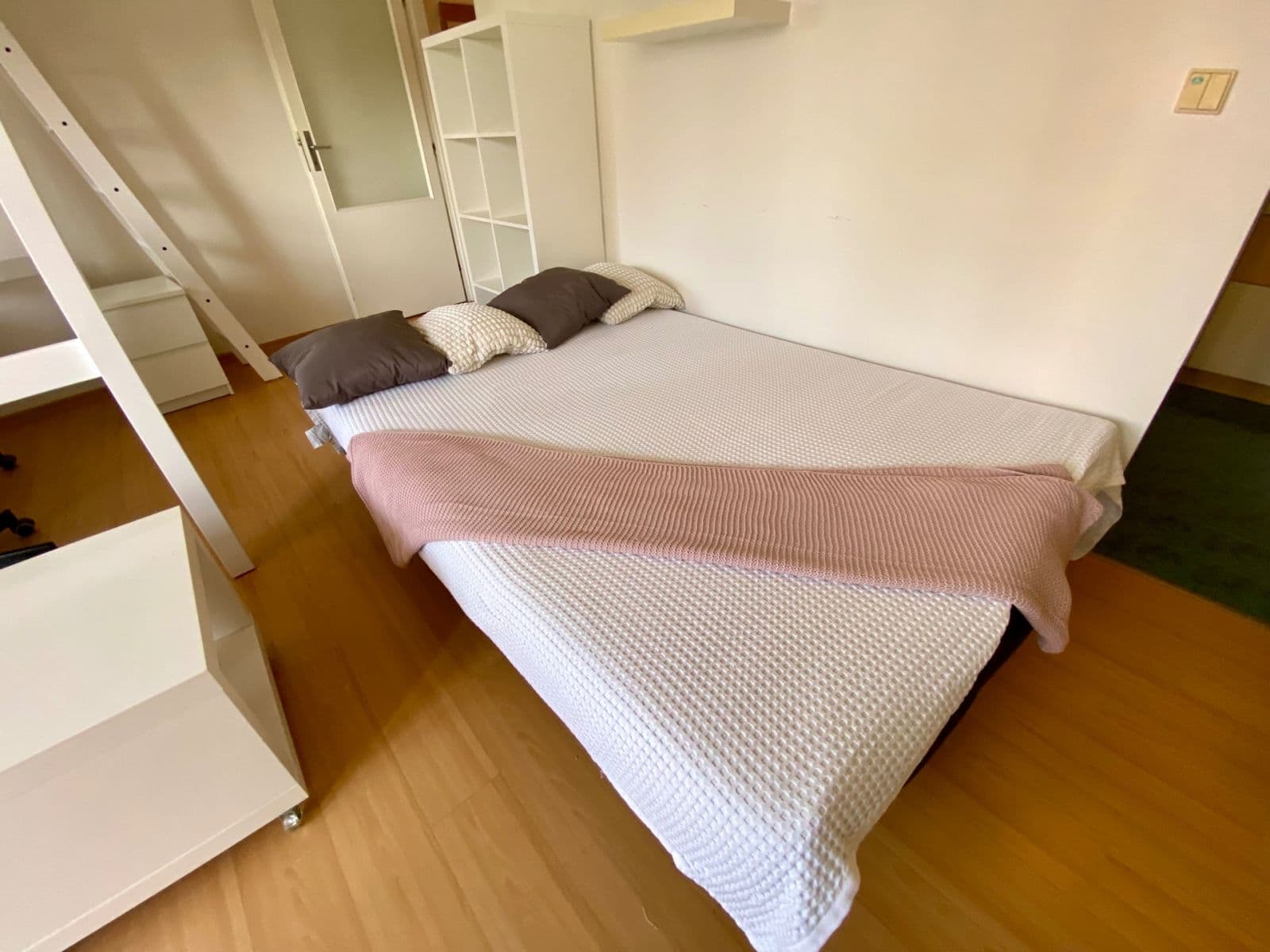 Studio flat to rent, 35 m², U Kříže, Prague, Prague Studio flat to rent, 35 m², U Kříže, Prague, Prague