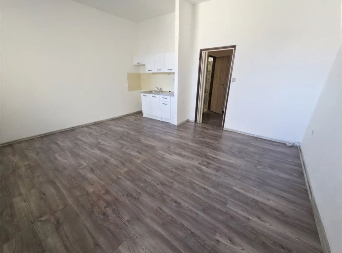 Studio flat to rent, 30 m², Husova, Přerov, Olomoucký Region Studio flat to rent, 30 m², Husova, Přerov, Olomoucký Region