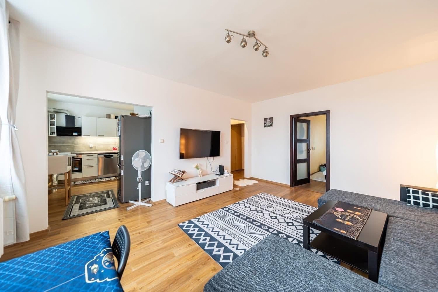 3 bedroom flat to rent, 72 m², Wassermannova, Prague, Prague 3 bedroom flat to rent, 72 m², Wassermannova, Prague, Prague
