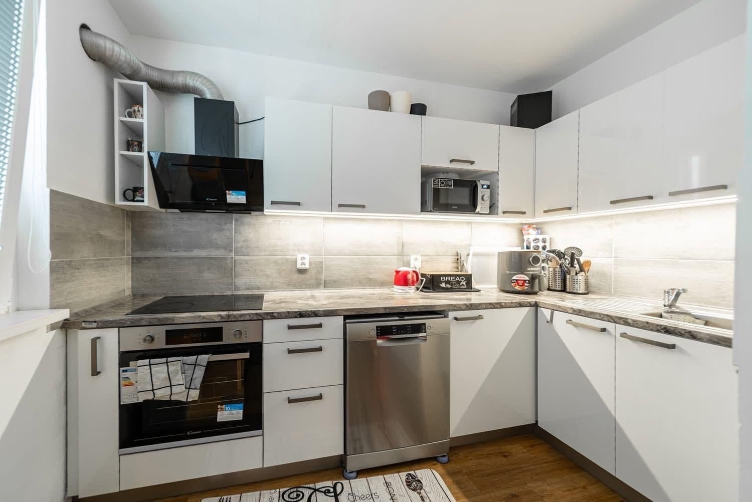 3 bedroom flat to rent, 72 m², Wassermannova, Prague, Prague 3 bedroom flat to rent, 72 m², Wassermannova, Prague, Prague